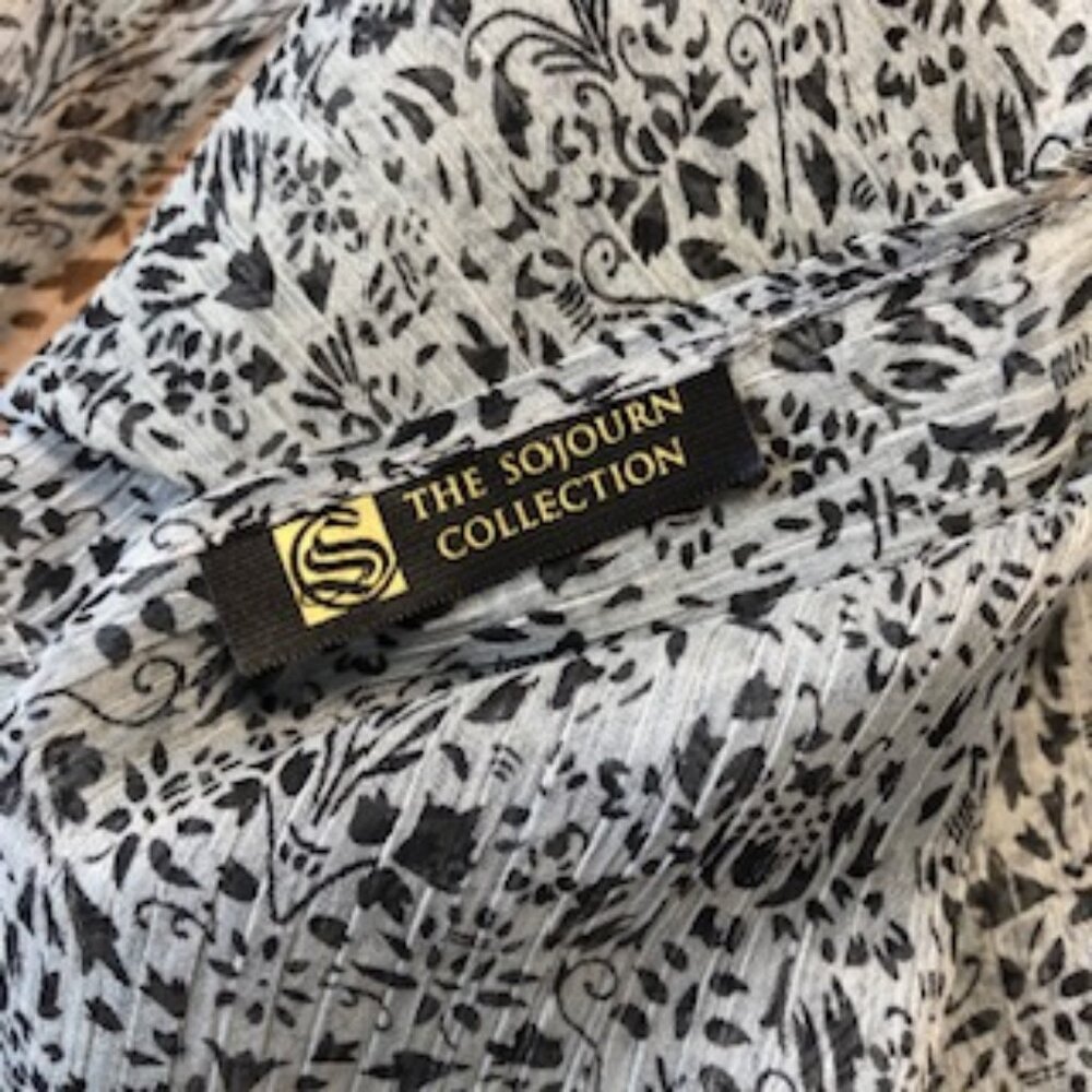 Vintage 1990s Black Gray Floral 🧵Silk Oblong Scarf Wrap